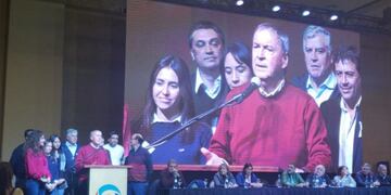 Schiaretti en el congreso del PJ\u002E