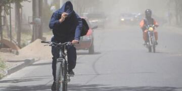 Por las violentas ráfagas, la visibilidad será reducida por el polvo en suspensión\u002E