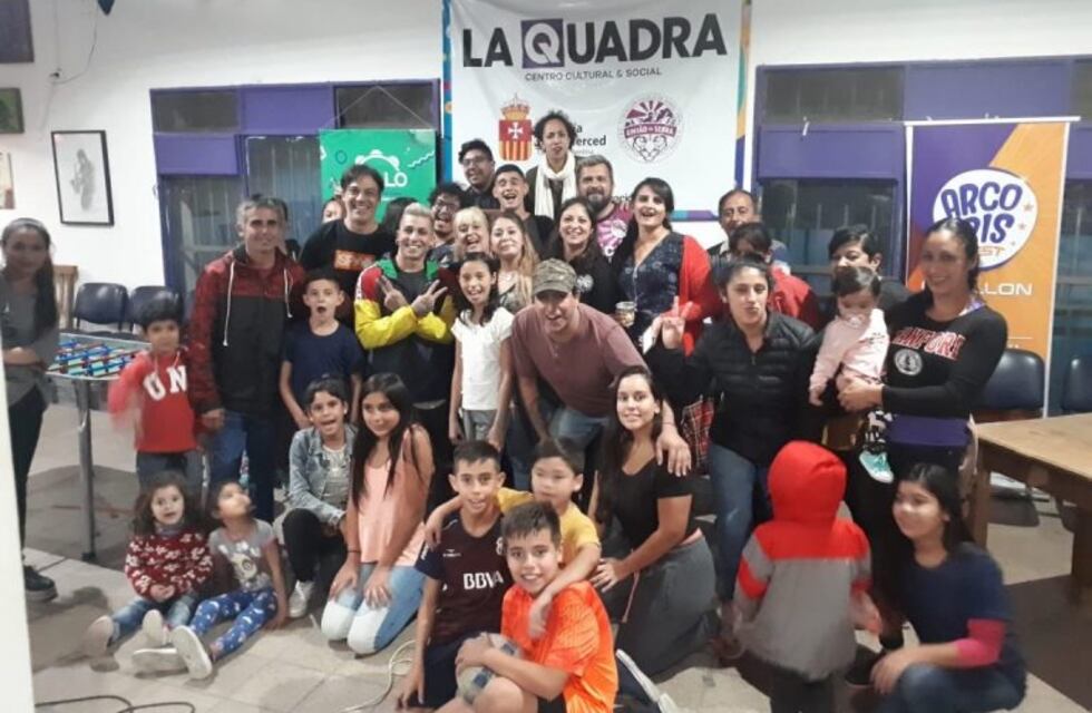 Ayudar al comedor La Quadra es una Monada