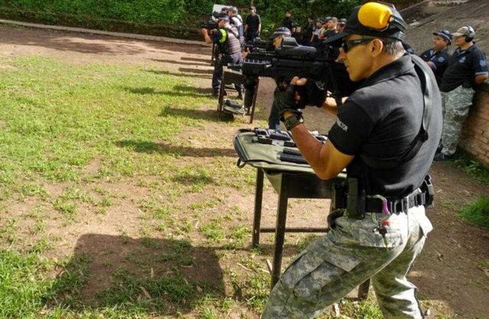 La Policía de la provincia iniciaron las capacitaciones acerca del manejo de las nuevas armas adquiridas