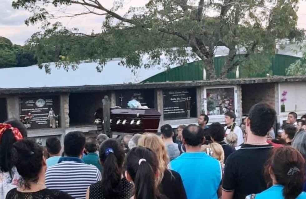 Una multitud despidió a la dirigente de los docentes Marilú Leverberg