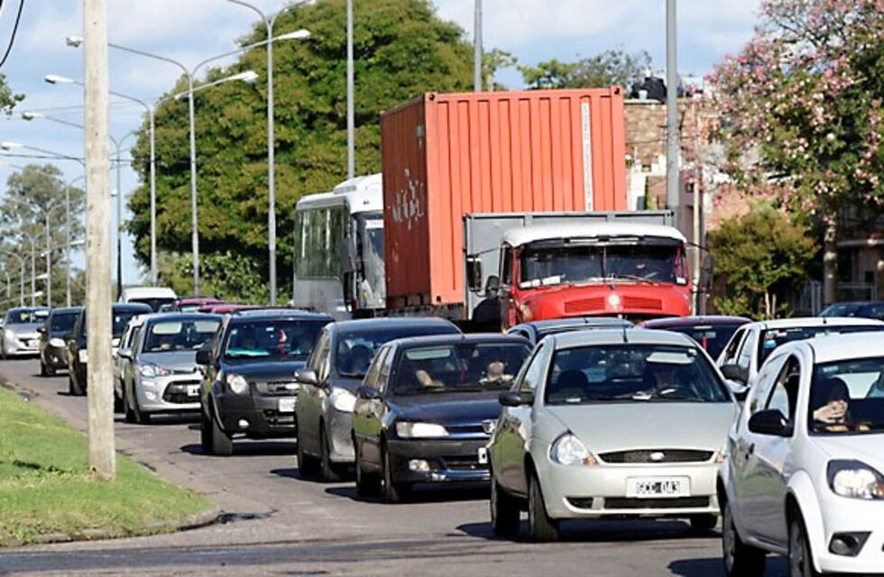 Joven cayó desde un camión en Sorrento y Circunvalación y se encuentra internado