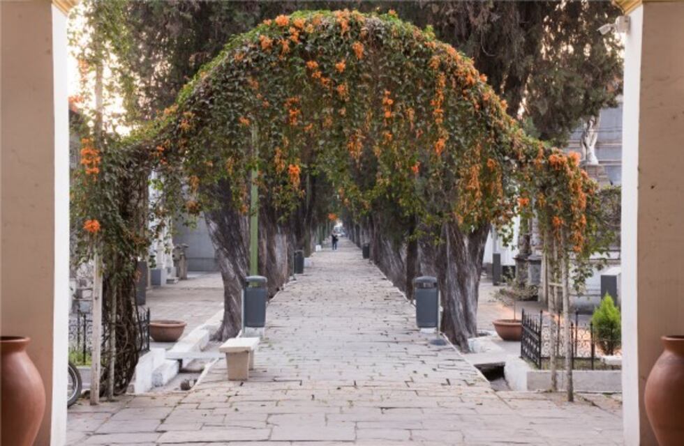 Te contamos los horarios de atención de los cementerios de la capital tucumana