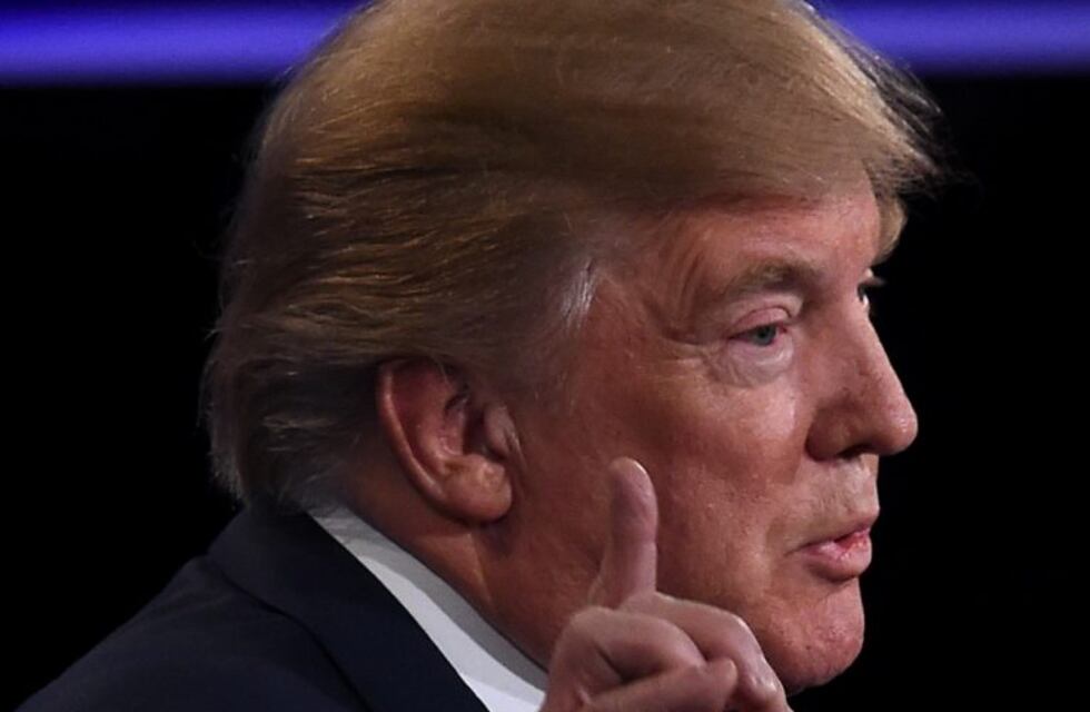 El rey del porno, Larry Flynt, ofrece un millón de dólares por videos contra Trump