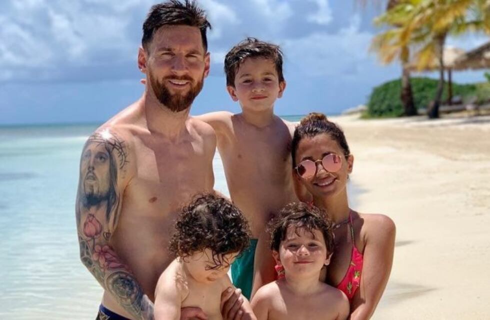 Arde Instagram con una foto de Antonela Roccuzzo sin maquillaje junto a Messi