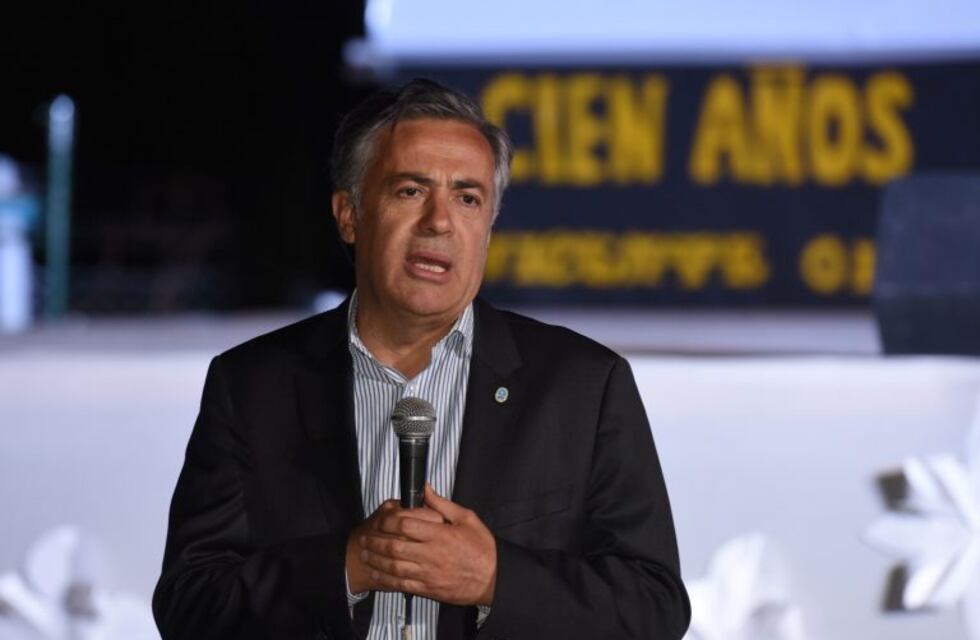 Cornejo destacó la necesidad de "restablecer la autoridad del docente"