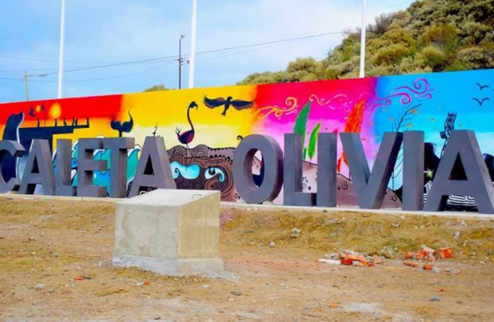 Está casi concluido el cartel del acceso norte a Caleta Olivia