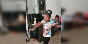 Una nena con parálisis cerebral dio sus primeros pasos y el emotivo momento quedó registrado