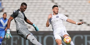 Nahuel Bustos exigió siempre y le ganó el duelo personal al ecuatoriano Domínguez\u002E