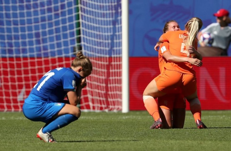 Holanda le ganó a Italia y espera rival en las semifinales del Mundial femenino