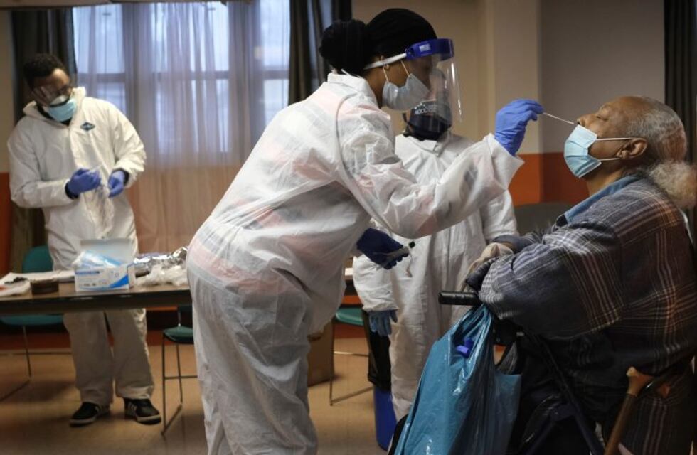 La OMS incluyó la dificultad para hablar o moverse como nuevos síntomas del coronavirus