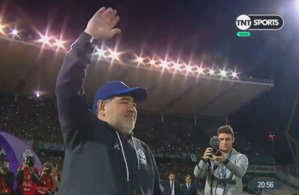 Video: Así fue el impresionante recibimiento a Maradona en el Mario Kempes