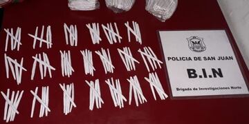 Le encontraron cigarrillos de marihuana y dos computadoras\u002E