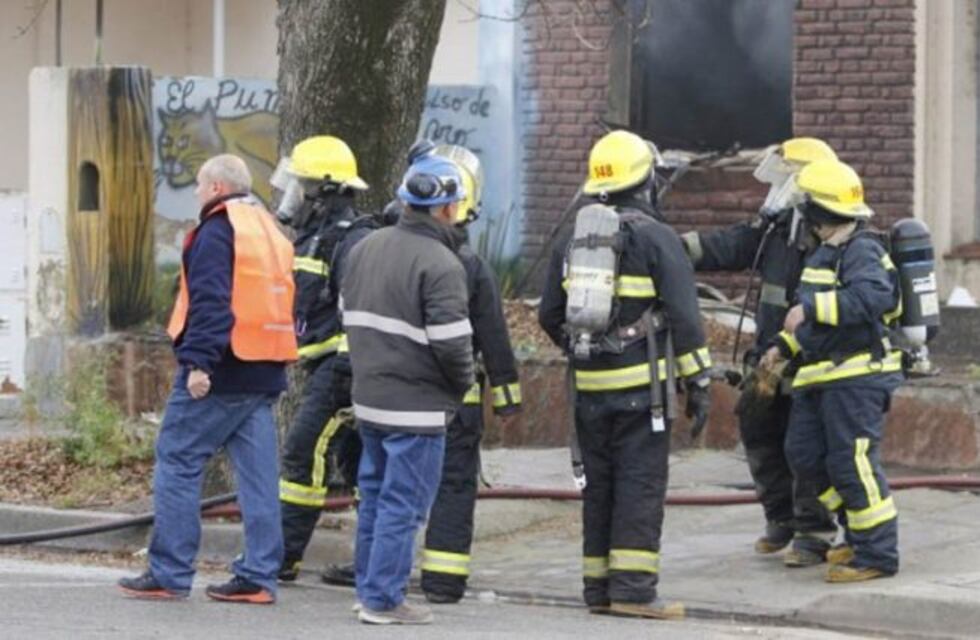 Sufrió severas quemaduras para rescatar a su hijo de un incendio en Guaymallén