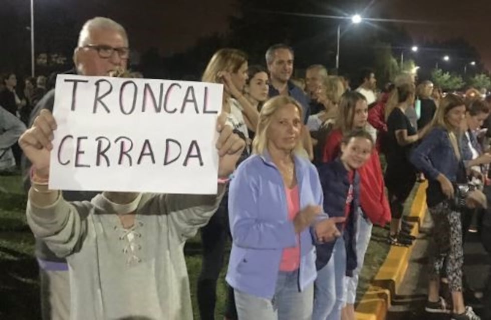Vecinos de Nordelta protestaron contra el ingreso del transporte público al troncal