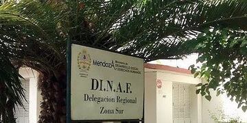 El joven delincuente anoche, se escapó de un hogar dependiente de la Dirección de Niñez, Adolescencia y Familia (Dinaf)\u002E