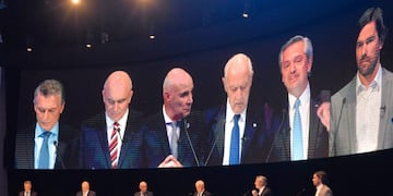FOTODELDÍA - AME9428\u002E SANTA FE (ARGENTINA), 13/10/2019\u002E- Candidatos participan en el primer debate presidencial televisado para las elecciones argentinas del 27 de octubre, este domingo, en la Universidad Nacional del Litoral, en Santa Fe (Argentina)\u002E EFE/ Javier Escobar