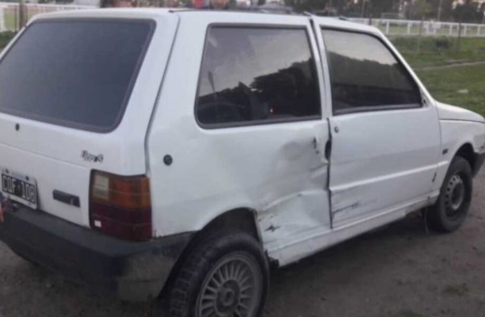 Choque entre dos autos: un susto para una embarazada y fuga