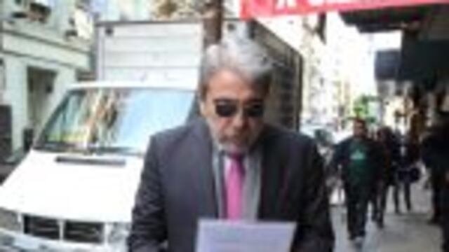 BUENOS AIRES 13/06/16, EL EX JEFE DE GABINETE ANu00cdBAL FERNu00c1NDEZ CONCURRIO ESTA MAu00d1ANA A LA OFICINA DE MEDIACIu00d3N PARA ENCONTRARSE CON LA TITULAR DE LA OFICINA ANTICORRUPCIu00d3N (OA) EN EL MARCO DE LA DENUNCIA DE LA FUNCIONARIA POR SUBSIDIOS OTORGADOS POR EL ESTADO A LA CONFEDERACIu00d3N ARGENTINA DE HOCKEY.FOTO-DYN/EZEQUIEL PONTORIERO. buenos aires Anibal Fernandez denuncia contra el exjefe de gabinete exjefe de gabinete acusado acusado de subsidios otorgados para el hockey