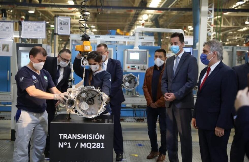 Volkswagen presentó su linea de cajas con la presencia de Manuel Calvo y Matías Kulfas