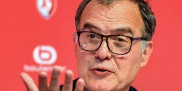 LOSC Lille's Argentinian head coach Marcelo Bielsa gestures as he speaks during a press conference at the \