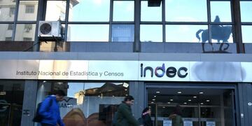 La actividad económica cayó un 2,7 % interanual en julio, según el Indec\u002E