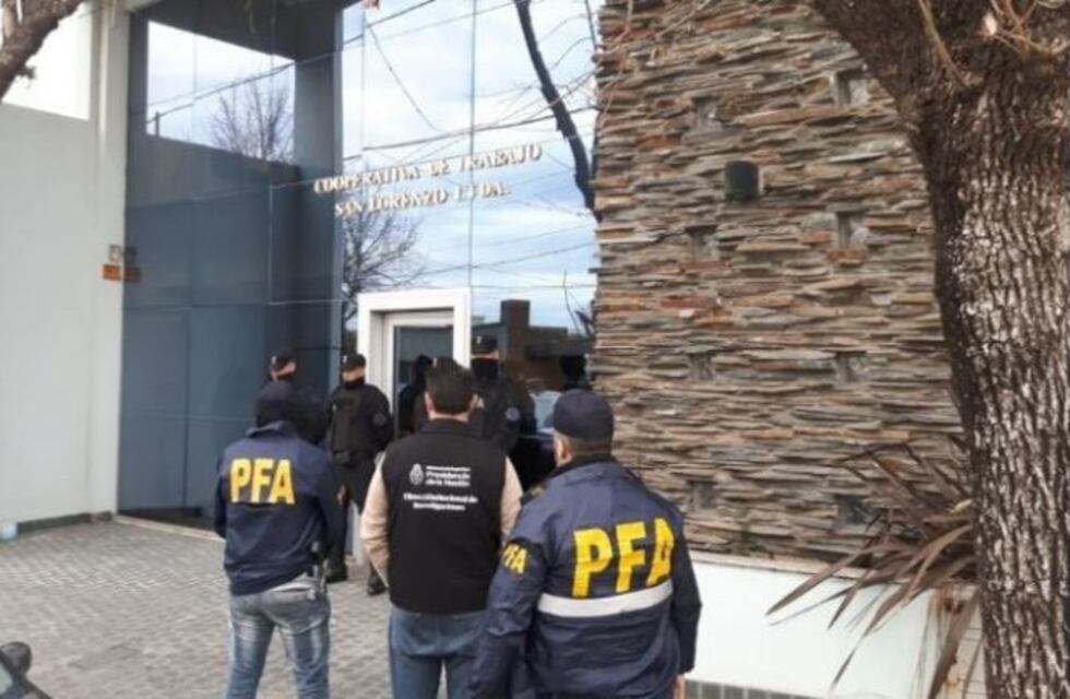 Bloquearon las cuentas de Juárez, que tendría más de 100 millones de dólares