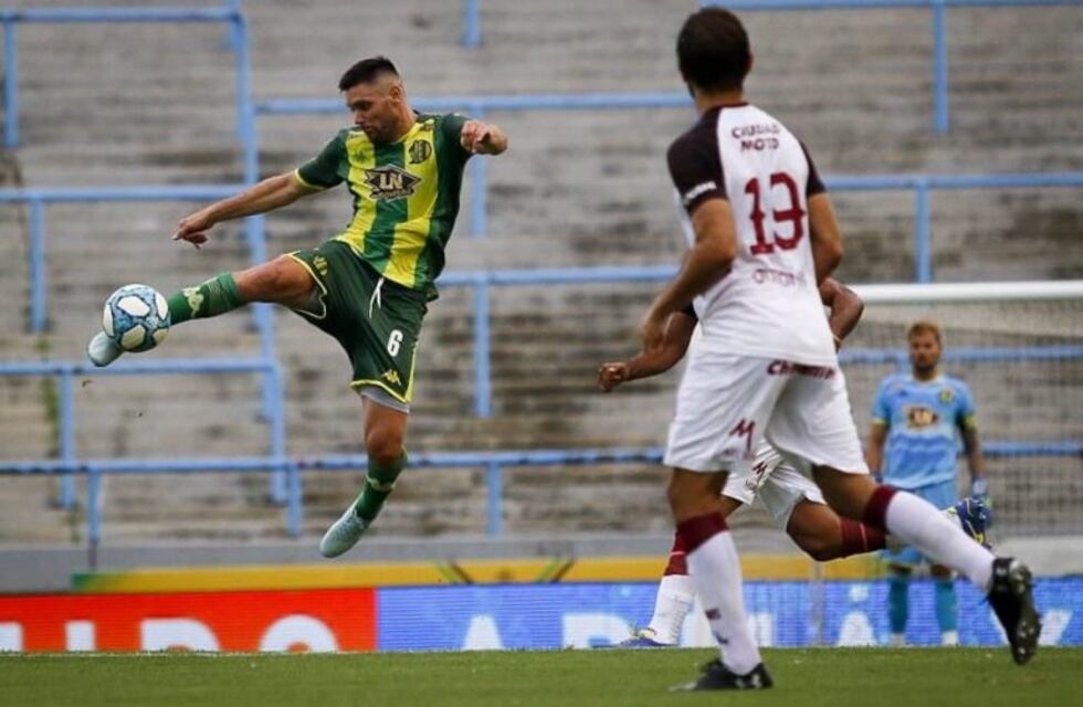 Aldosivi arrancó el 2020 con una gran victoria como local ante Lanús