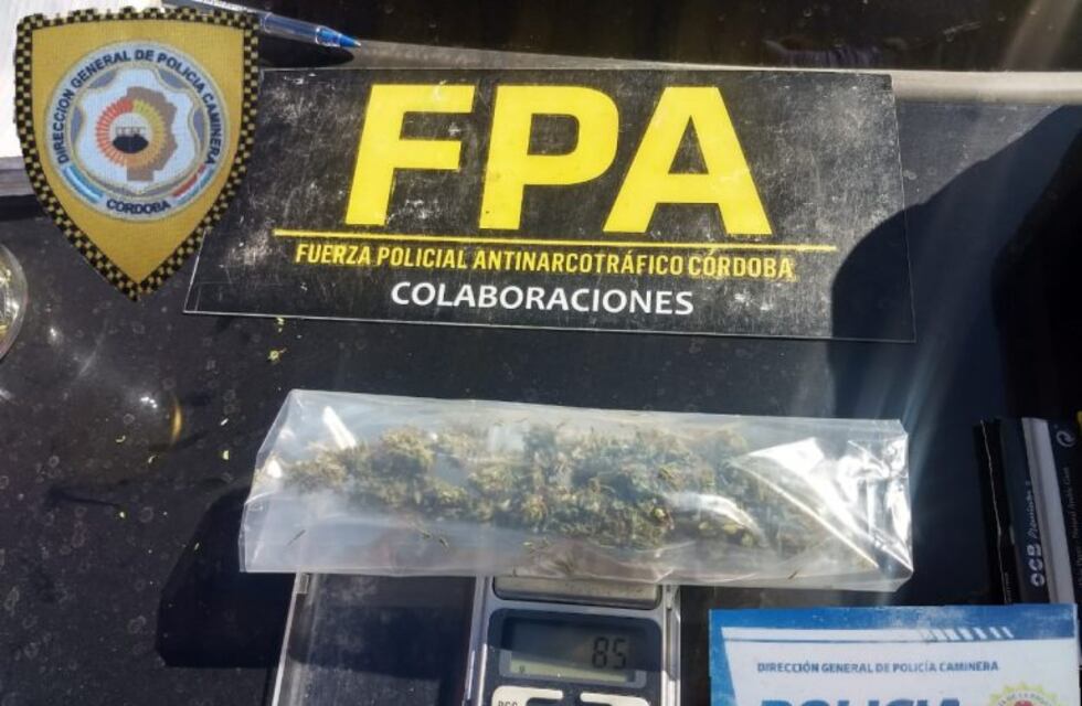 La policía caminera detuvo a un joven por tenencia de marihuana