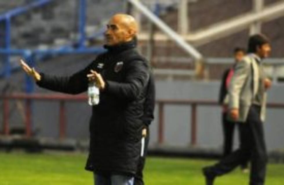 El presidente de Colón negó que Montero vaya a dirigir a Central