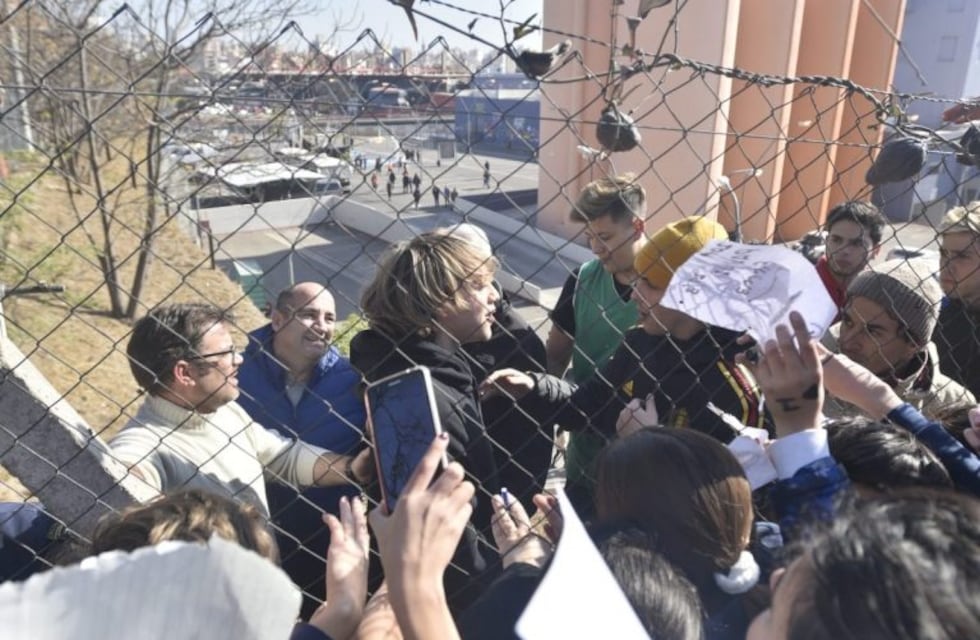 En fotos y videos, así saludó Paulo Londra a sus fanáticos en la Terminal