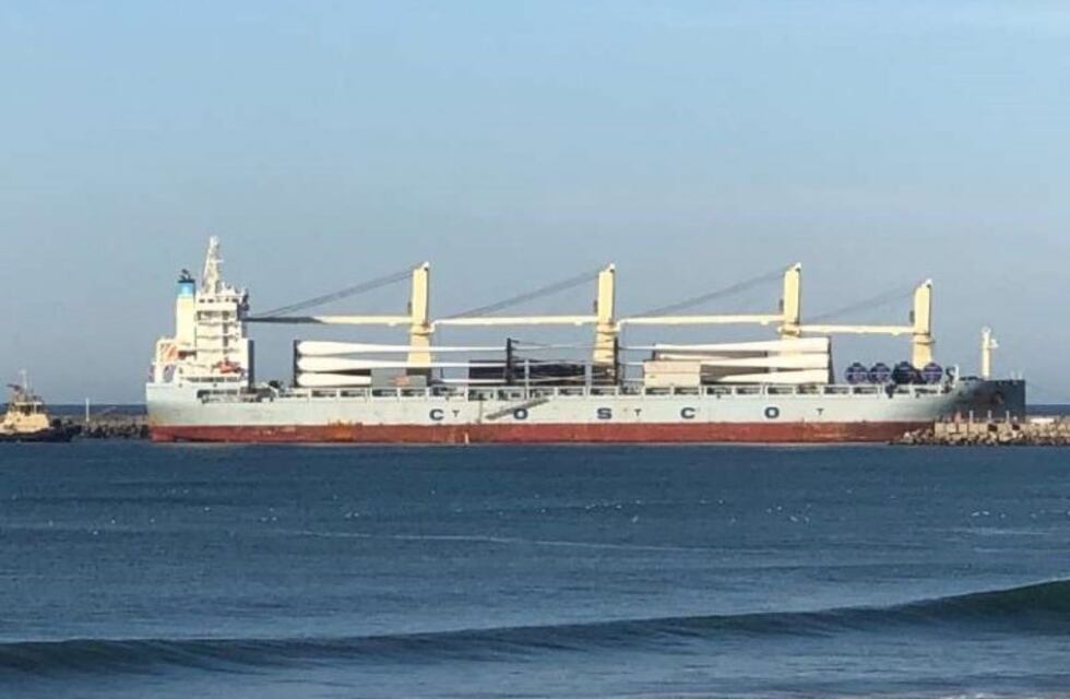 Llegó el segundo embarque de aerogeneradores a Puerto Quequén