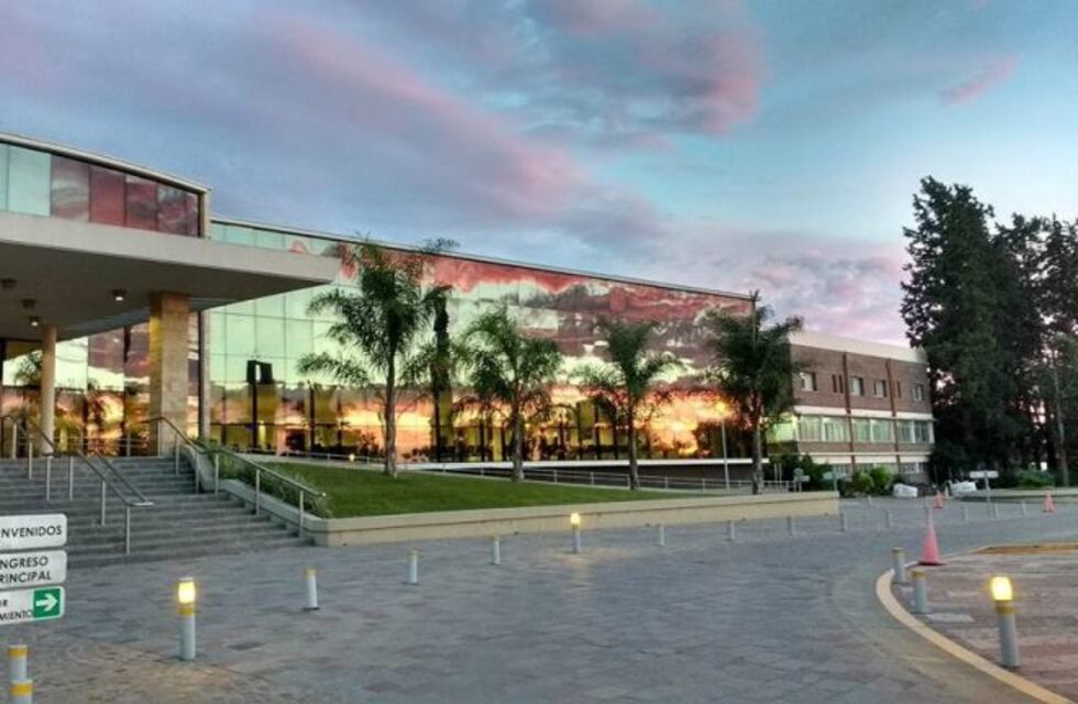 El Sanatorio Adventista celebró el alta del paciente que había sido diagnosticado con coronavirus