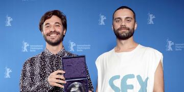 Manuel Abramovich and Bogdan Georgescu pose with Silver Bear for short film, after the awards ceremony at the 69th Berlinale International Film Festival in Berlin, Germany, February 16, 2019\u002E Christoph Soeder/Pool via Reuters