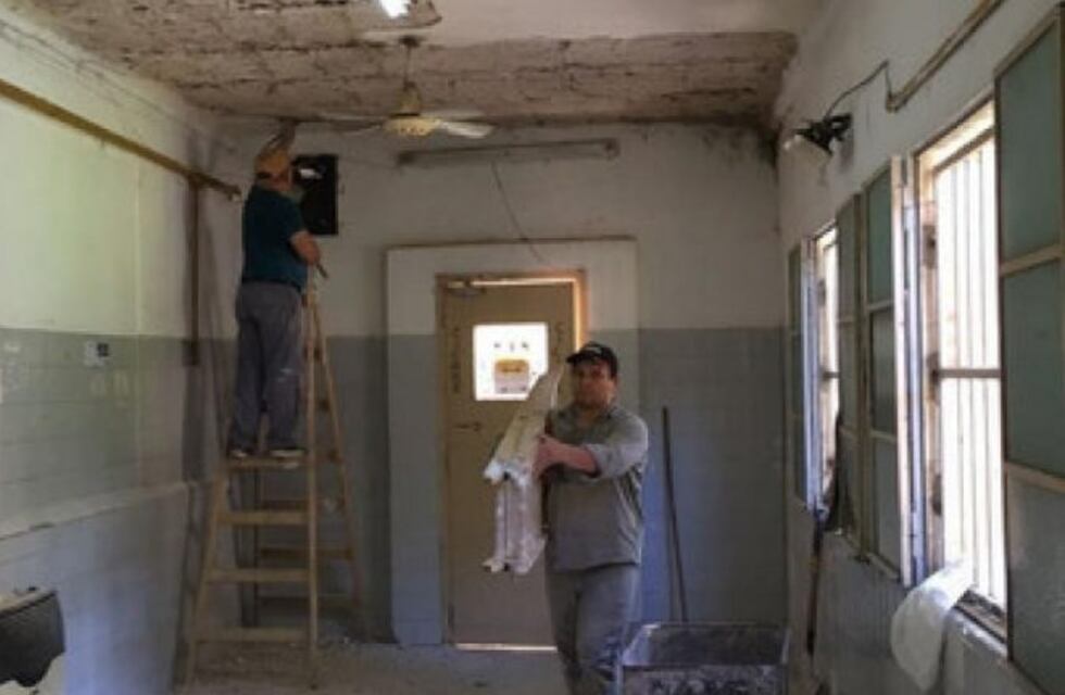 Susto en el Hospital Centenario por el hundimiento del piso en el área del laboratorio