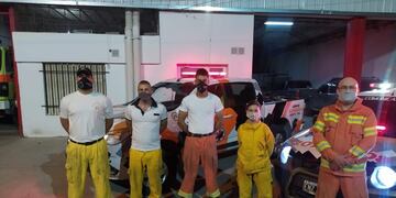 Bomberos de Arroyito colaboran en las Sierras Cordobesas
