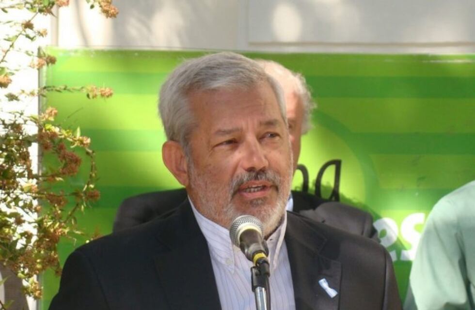 El ministro de Producción aseguró que el aumento del dólar beneficia al sector agropecuario