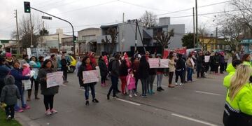 Vecinos de Altos de San Lorenzo se movilizan en reclamo de mejoras barriales\u002E