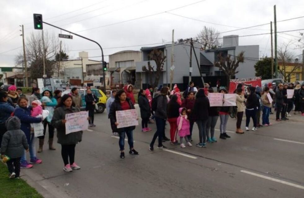Organizaciones sociales realizan cortes en diferentes puntos de la ciudad