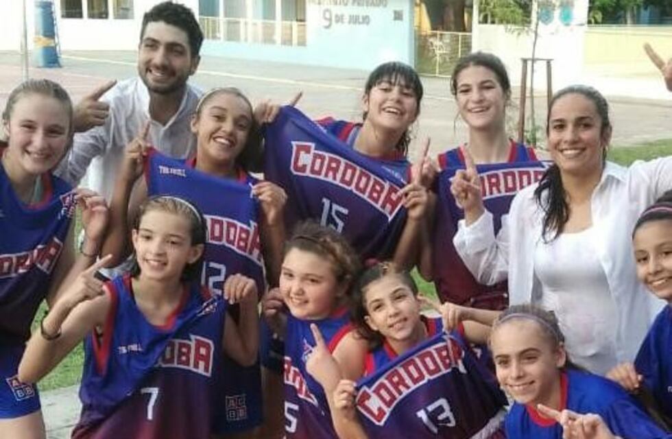 Del comercial con Paulo Londra a lucirse con la Selección de básquet de Córdoba