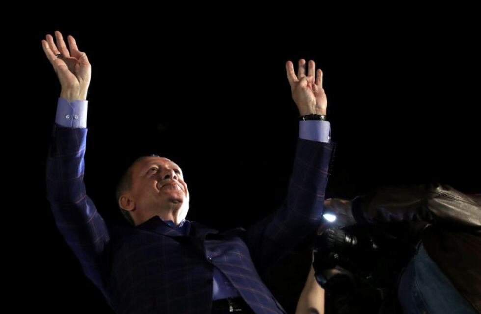Ganó el "Sí" al sistema presidencialista en Turquía y Erdogan celebró