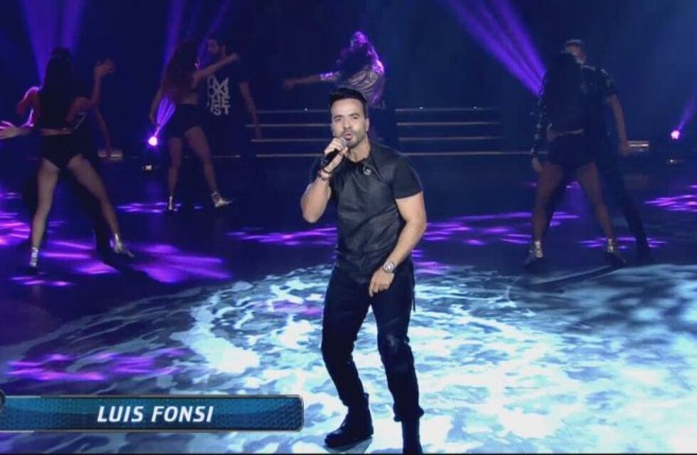 Luis Fonsi y Marcelo Tinelli cantaron "Despacito" en el final del primer programa de Showmatch