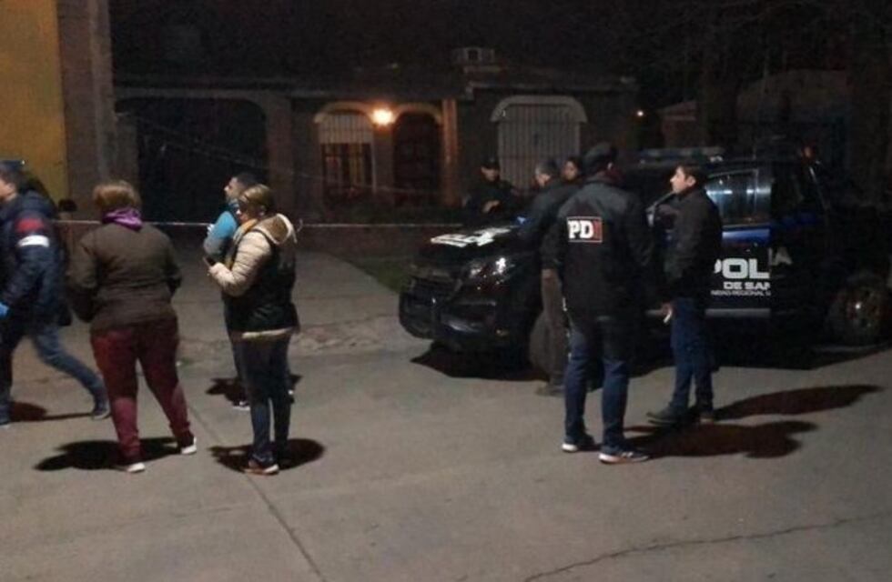 Investigan el hallazgo de una mujer de 70 años muerta en el garaje de su casa