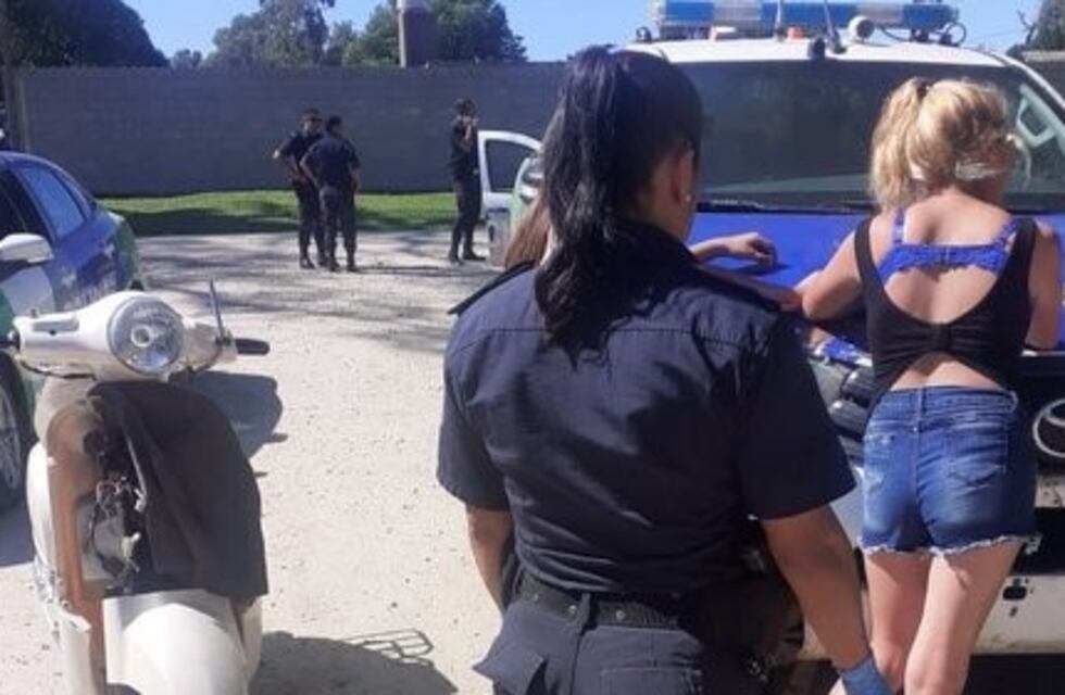 Demoraron a dos chicas por violar la cuarentena: se trasladaban en una moto robada