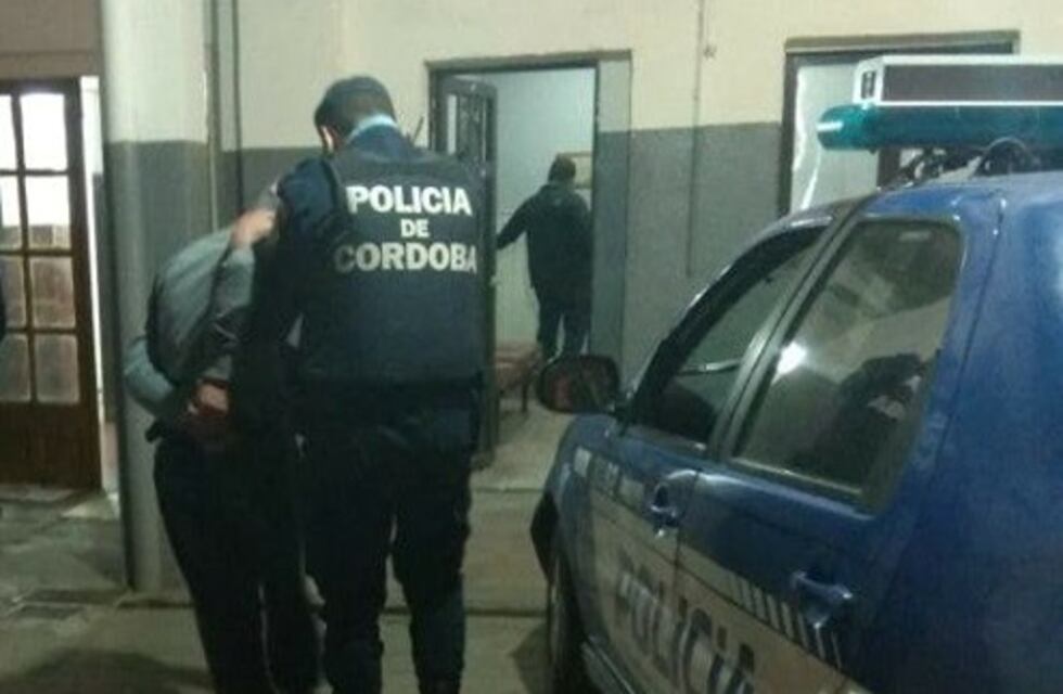 Alta Gracia: se fugó de un control policial, se escondió en una vivienda y fue detenido