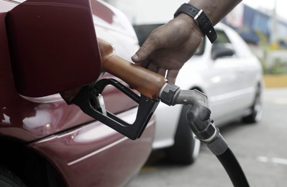 Axion y Shell aumentaron la nafta un 4,5%