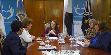 La Gobernadora se reunió con referentes del Consejo Municipal de la Niñez y Adolescencia