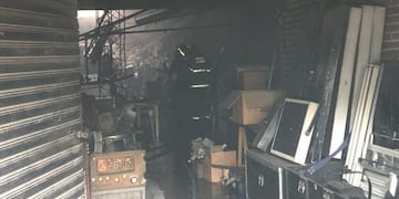 El lugar quedó destruido por las llamas\u002E (@gbelluati)