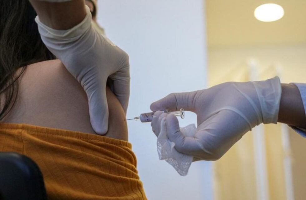 Continúan las pruebas de la vacuna contra el coronavirus en Argentina: la segunda dosis