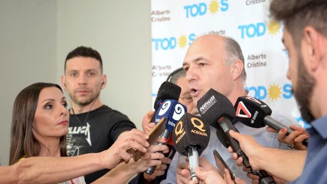 Guillermo Carmona dialogó con la prensa. Foto: prensa Frente de Todos.